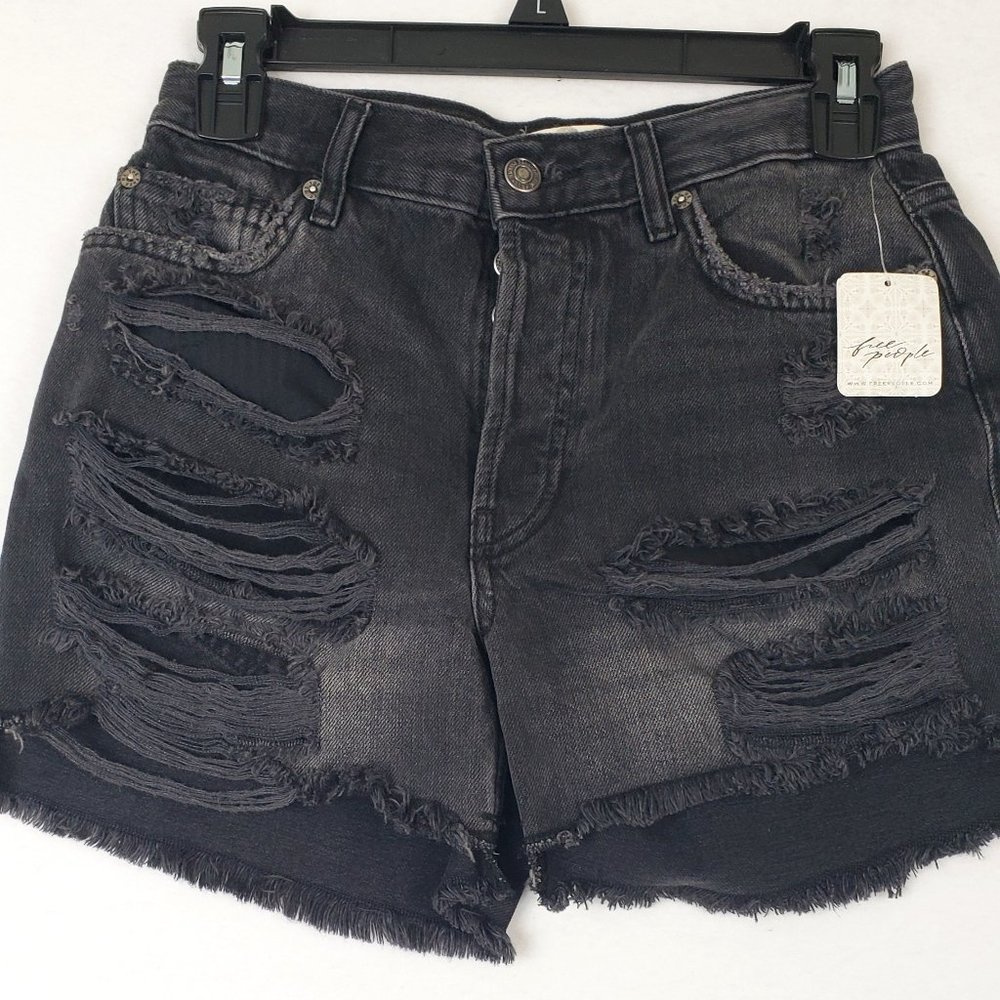 NWT Free People We the Free Cutoff Distressed Button Fly Jean Shorts Size: 24